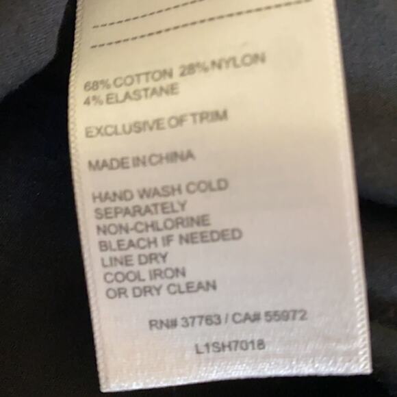 Laundry by Shelli Segal Women’s Size 4 Black Lace Long Sleeve Hidden Button Top - Picture 11 of 16